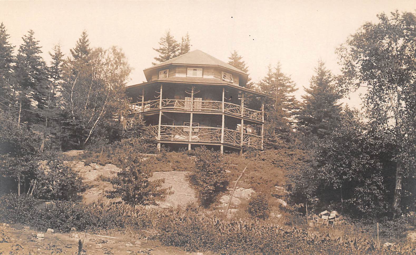UPICK Postcard Octagon House Booth Bay ME c1910 J A Labbie Photographer Unposted