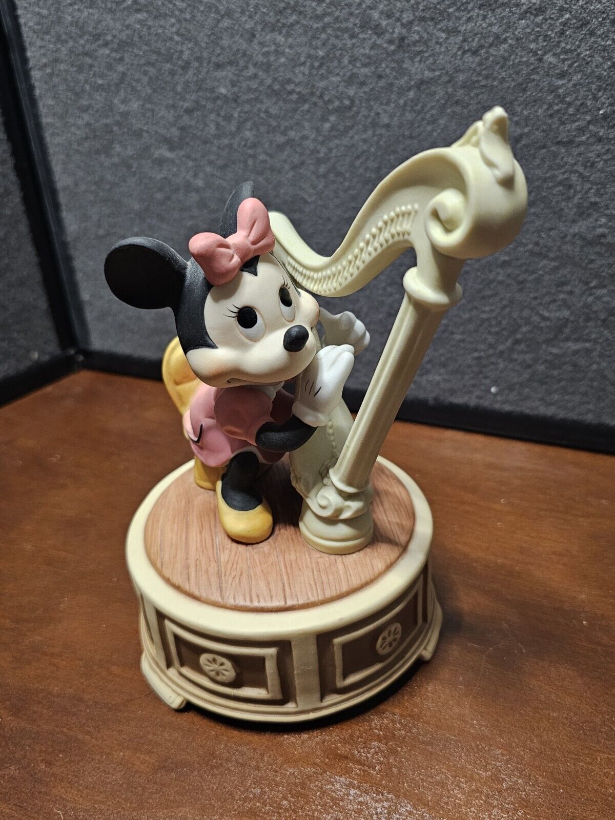 Walt Disney Productions Minnie Mouse Playing Harp Music Box