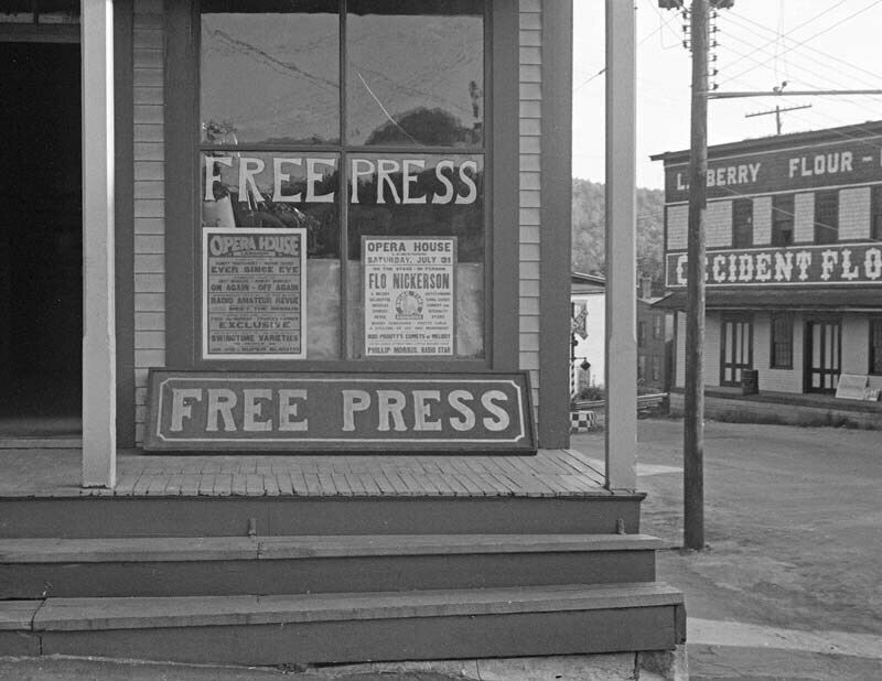 1937 Free Press Office, Lebanon, New Hampshire Old Photo 8.5\