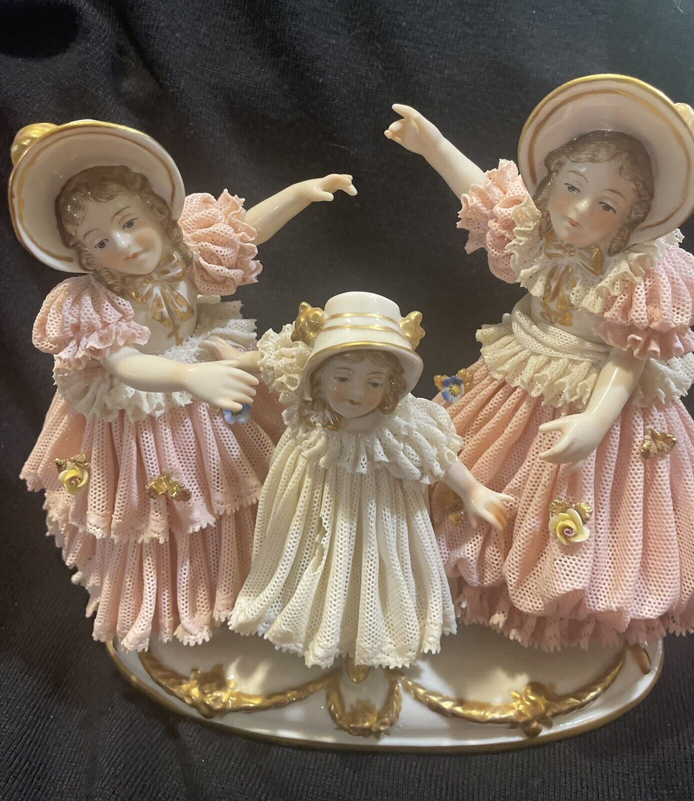 Rare Old German Dresden Fritze Ackermann Lace Porcelain Beautiful  Happy Girls