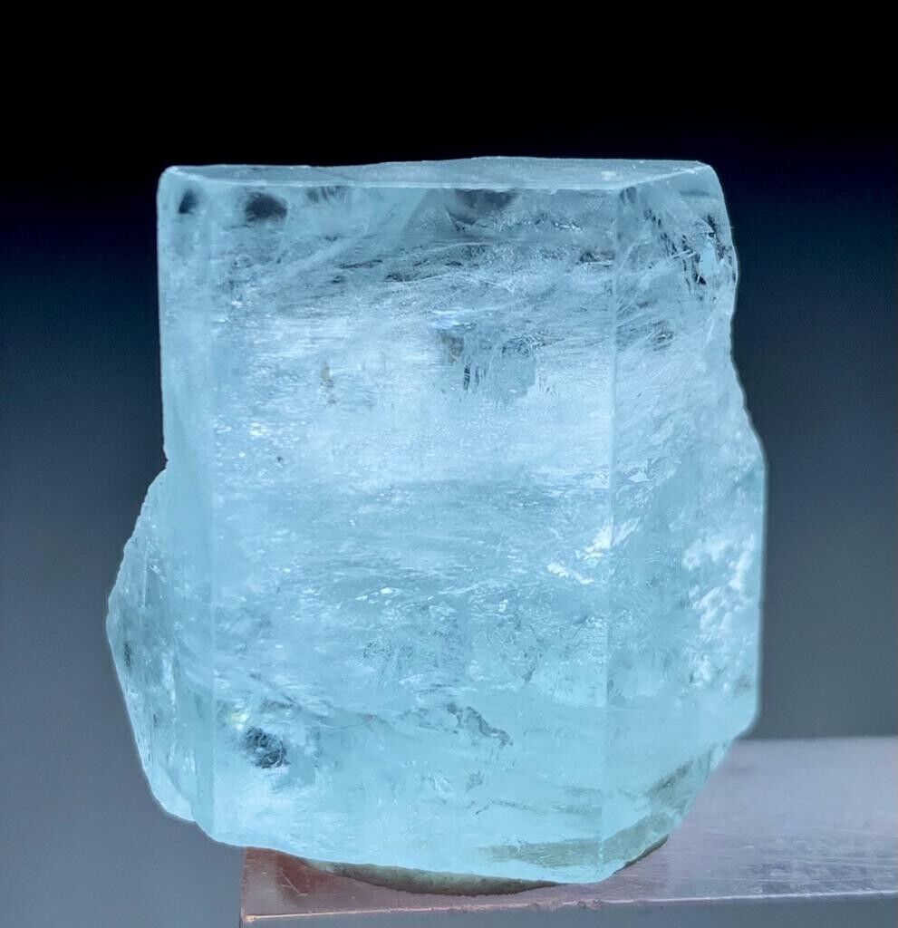 115 Carat aquamarine Crystal Specimen from Pakistan