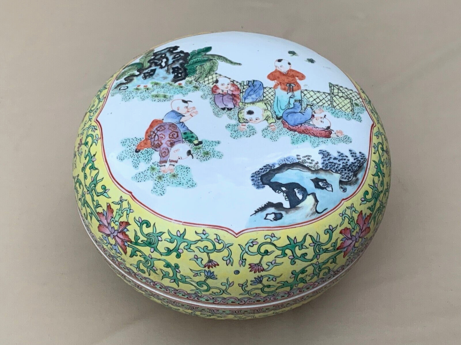 ROUND CHINESE ASIAN PORCELAIN BOX WITH COVER HAND PAINTED BOYS PLAYING BOWL VASE