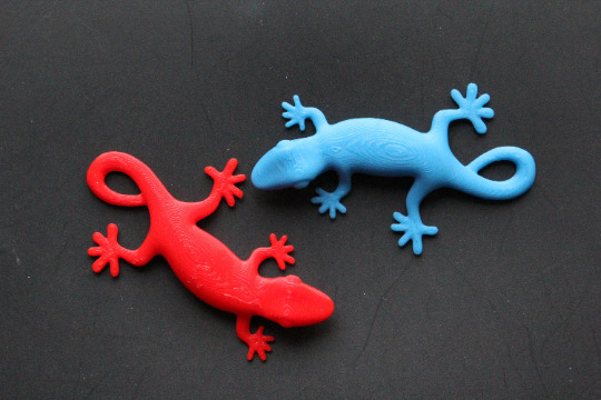 Gecko keychain cute [3D PRINTED] [FREE SHIPPING]