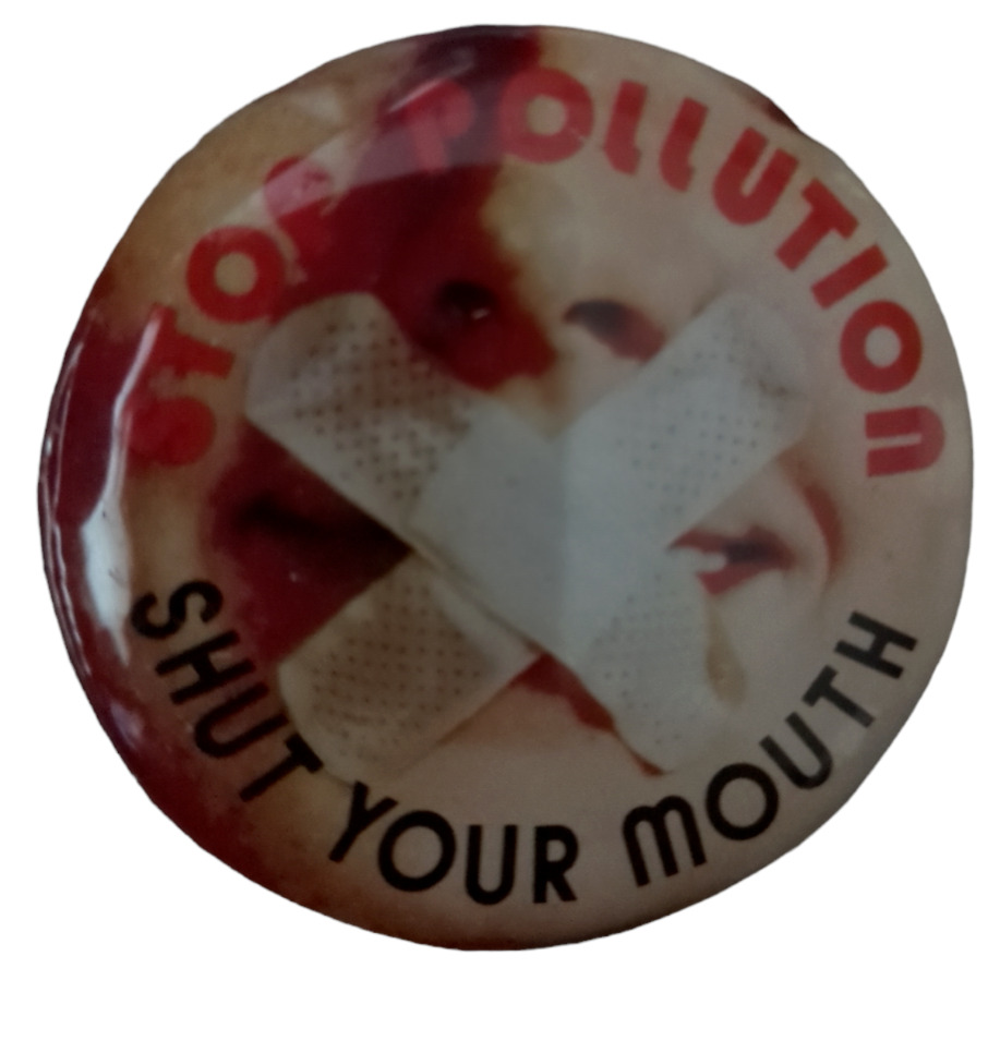 Vintage TOPPS Batty Button Pin 70s STOP POLLUTION SHUT YOUR MOUTH Made in JAPAN