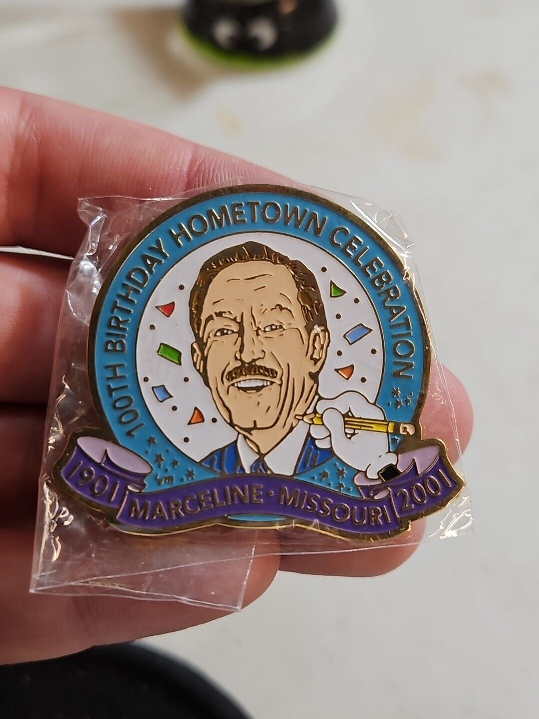 2001 Celebrating 100th Birthday Hometown Celebration Walt Disney Pin LE 1901
