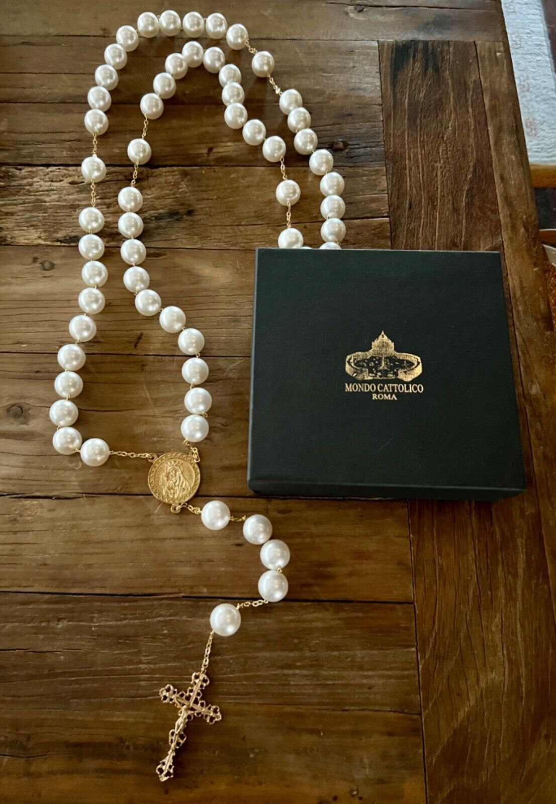 RARE PEARL WALL ROSARY FROM VATICAN  GIFTSHOP W/BOX MONDO COTTOLICO ROME