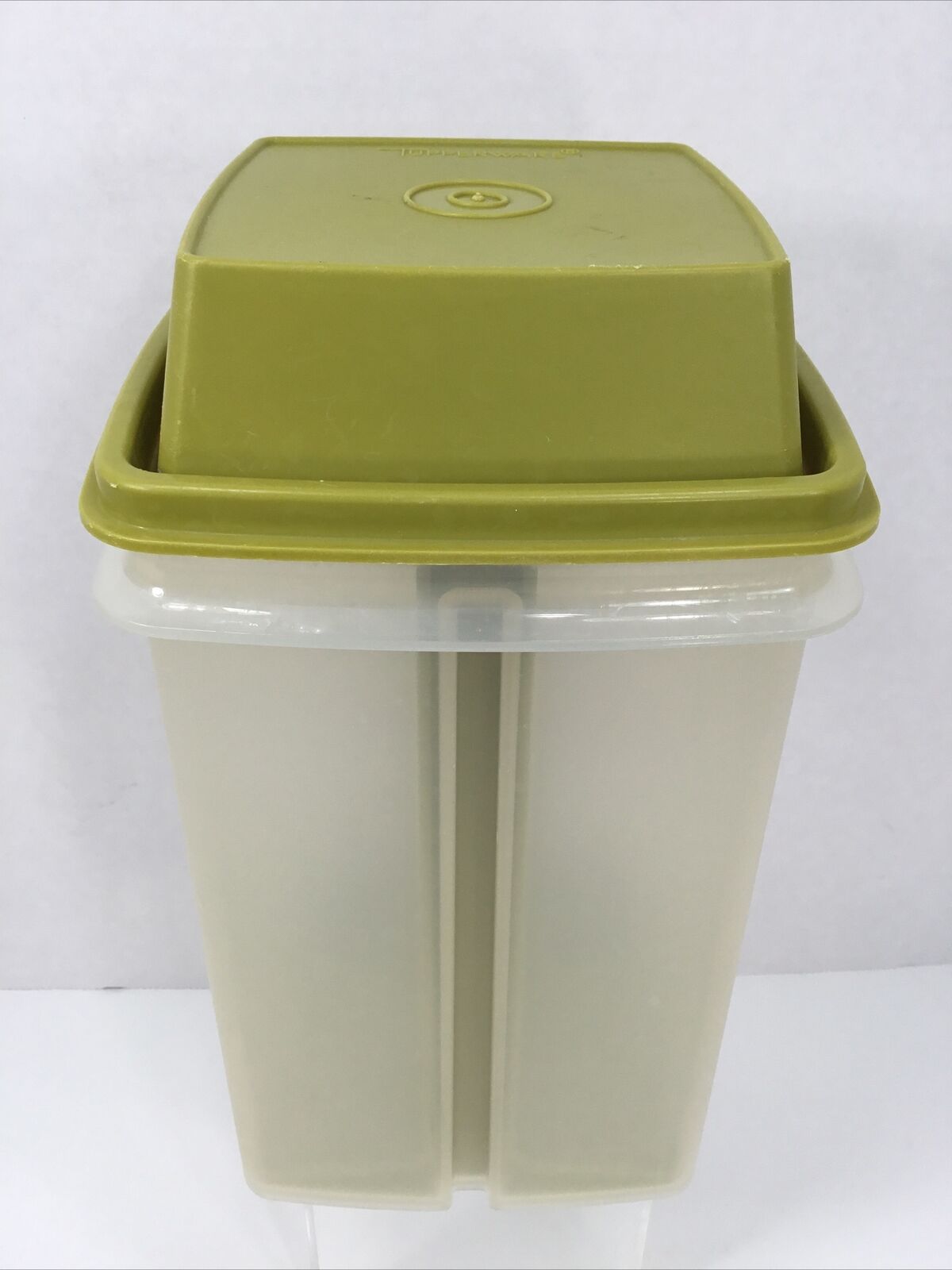 Vintage Clear TUPPERWARE Pickle Keeper Holder With Lift Avocado Green Top 1560-5
