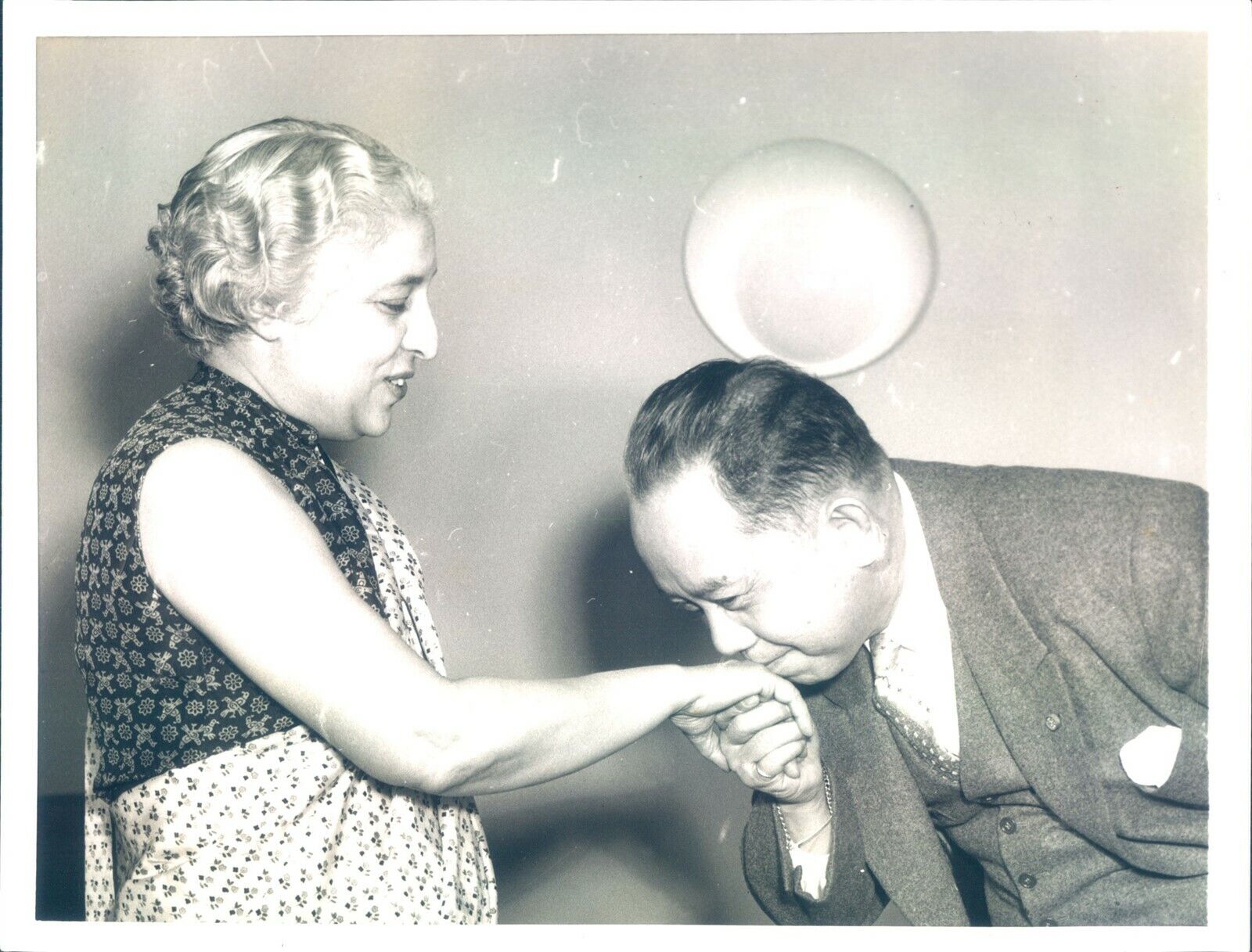 GA81 1953 Orig Photo FORMAL GREETING Carlos Romulo Vijaya Lakshmi UN President