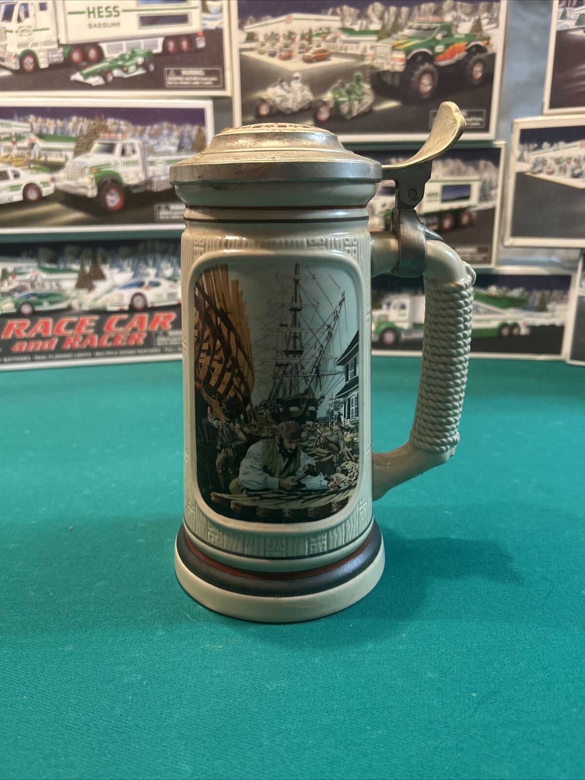 VINTAGE 1986 Avon  THE SHIPBUILDER  The Building of America Stein Collection