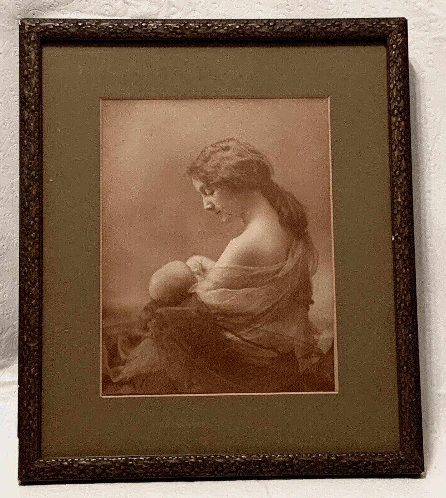 Antique Photo Print VICTORIAN MOTHER BREASTFEEDING BABY 9x7” Old Frame 14x12”
