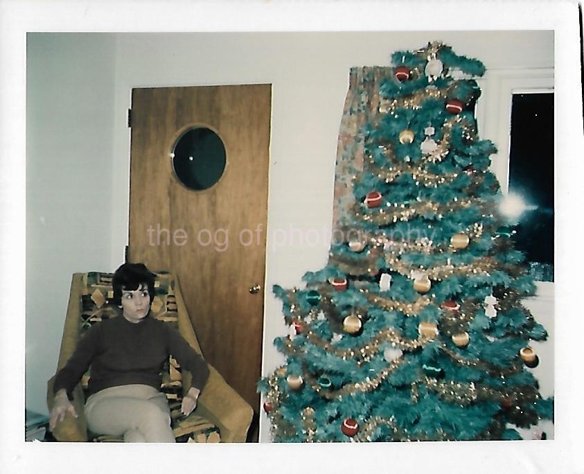 FAMILY CHRISTMAS Tree FOUND PHOTOGRAPH Color ORIGINAL Vintage 311 55 G