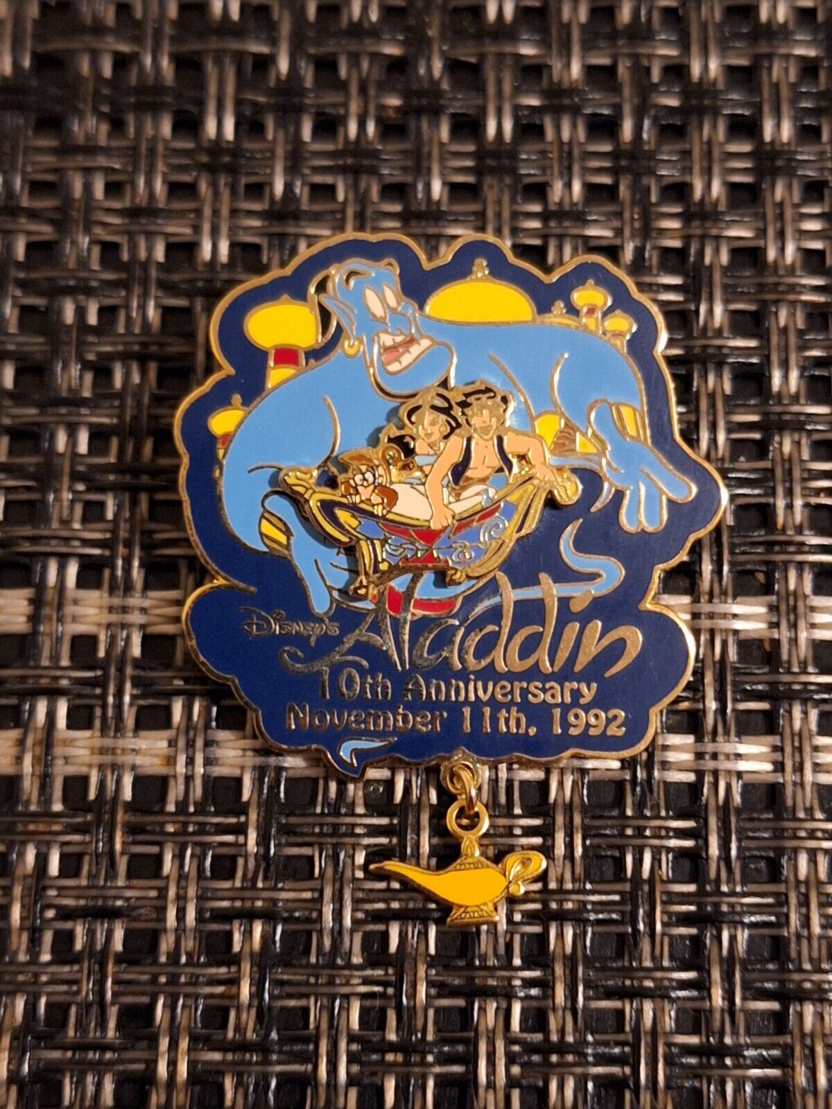 2002 Disney's Aladdin 10th Anniversary November 11th 1992 Dangle Pin LE 5000