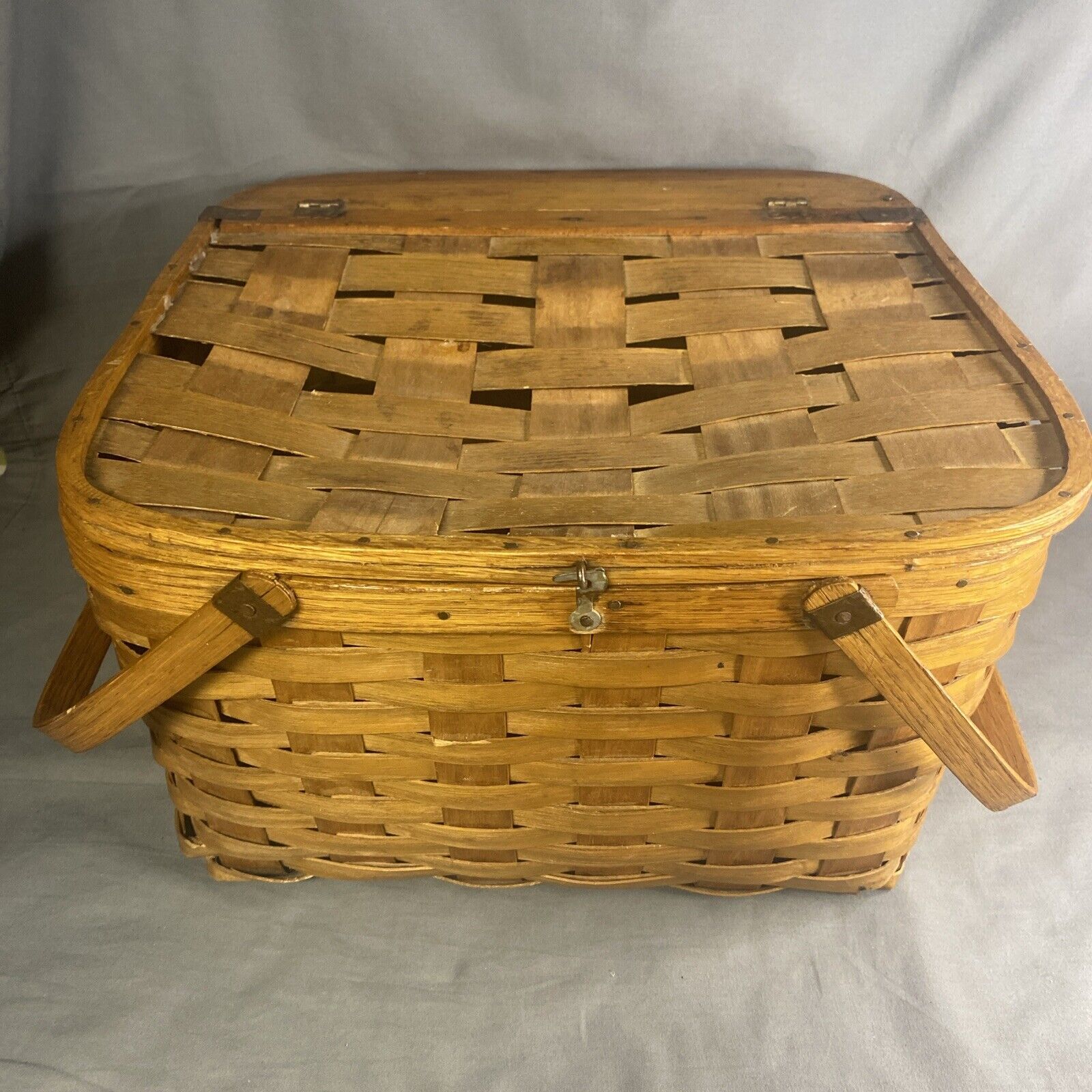 Vintage 1940\'s West Rindge New Hampshire Hinged Pie Basket with Riser