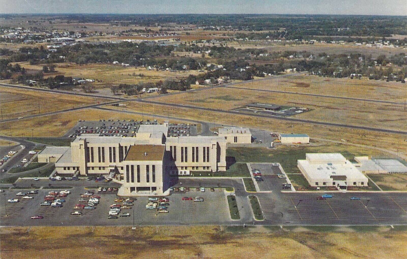 KS Hutchinson HOSPITAL & Mental Health Center Aerial view postcard H07