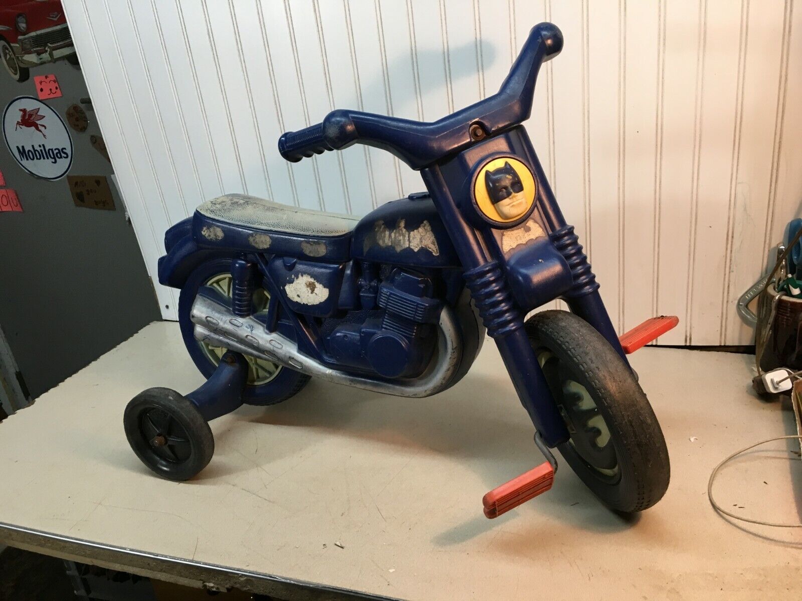 Vintage National Periodical 1975 Plastic  Blow Mold BATMAN PEDAL MOTOR CYCLE TOY