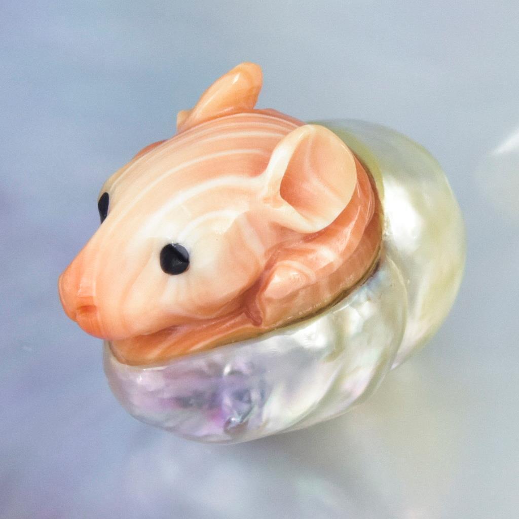GIANT South Sea Baroque Pearl & Carved Apricot Shell Rat undrilled 9.66 g