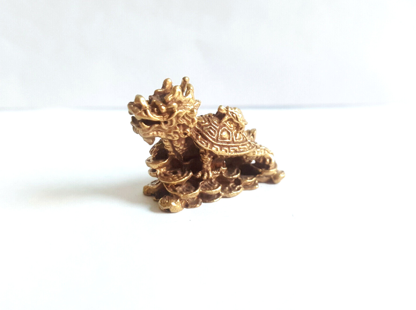 Feng Shui Dragon Tortoise Statue Ruyi China Animal Step Coin Gold Brass Tiny 1\