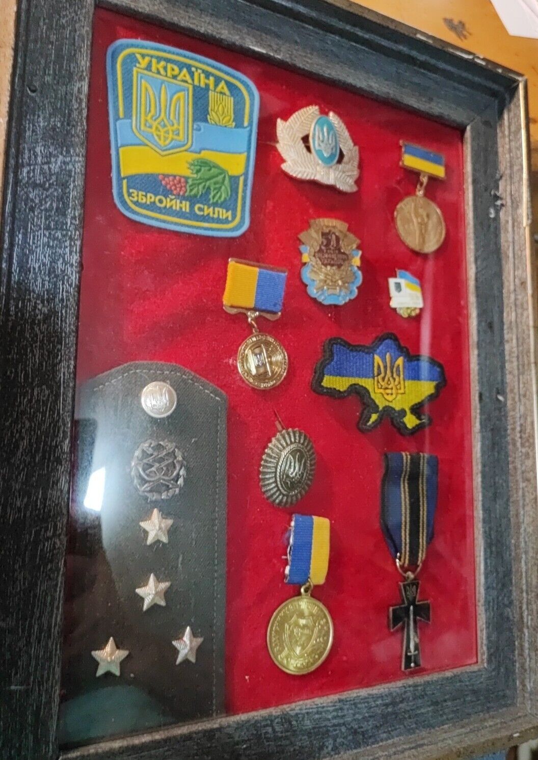 Ukranian Army Officer group medals in frame