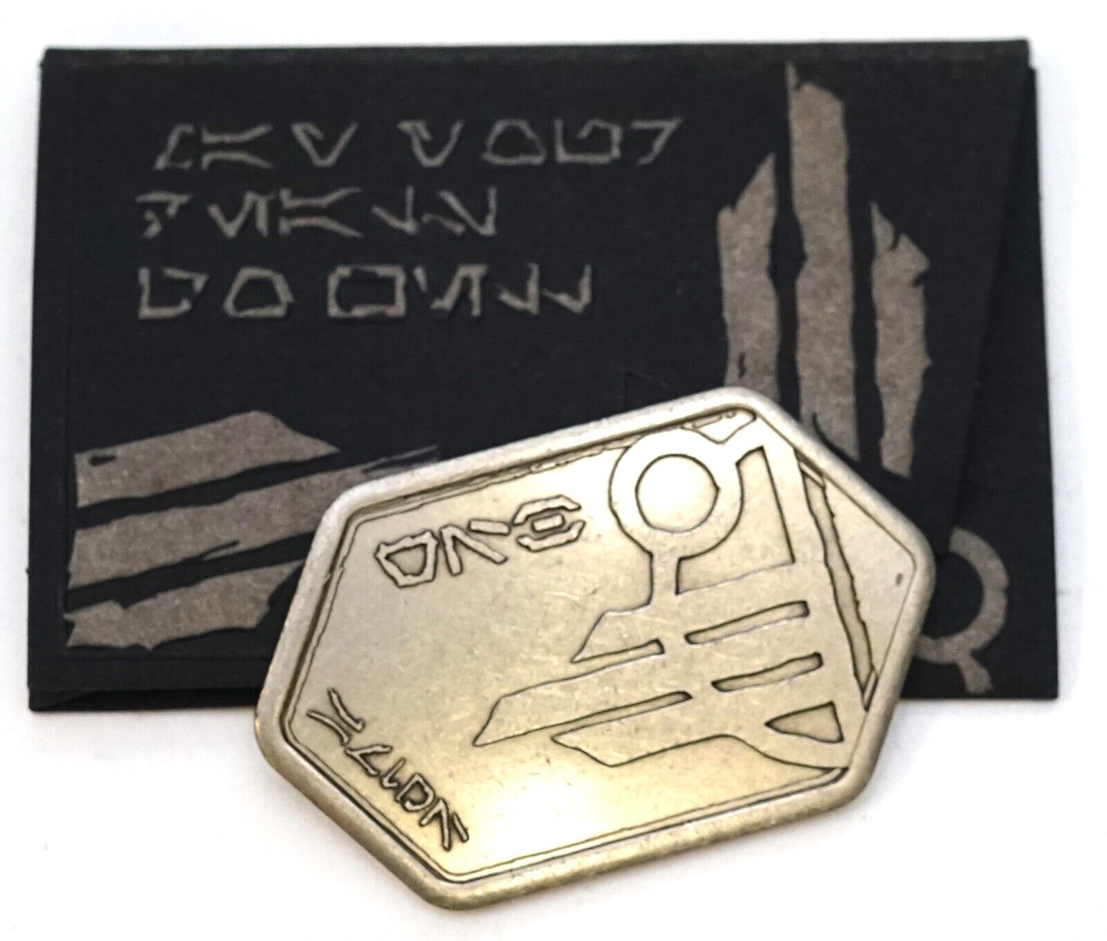 New Disney Parks Star Wars Galaxy\'s Edge Batuu Silver Spira Metal Coin Gift card