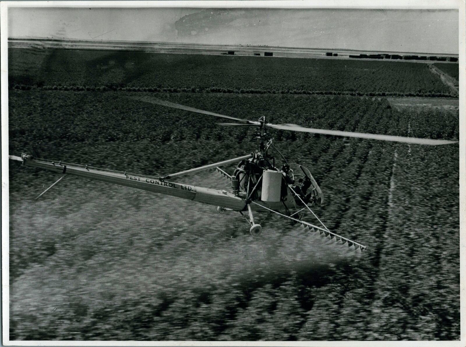 HILLER 360 HELICOPTER PEST CONTOL LTD CROP SPRAYING VINTAGE ORIGINAL PHOTO 6