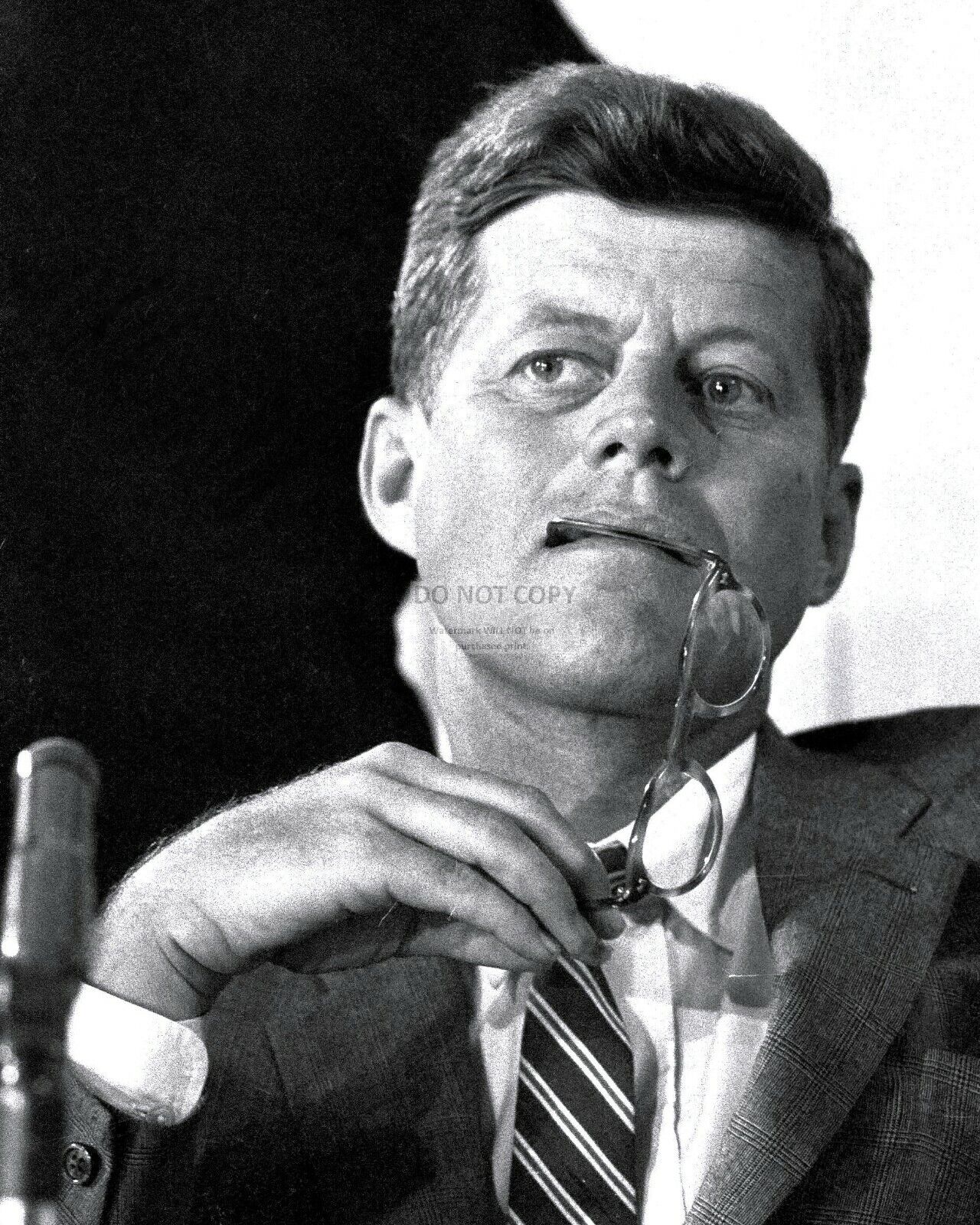 JOHN F. KENNEDY 35th PRESIDENT OF THE UNITED STATES - 8X10 PHOTO (OP-765)