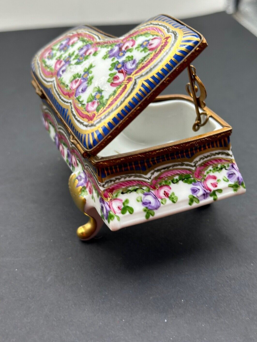 Vintage LIMOGES France Porcelain FLORAL BABY GRAND PIANO Peint Main Trinket Box