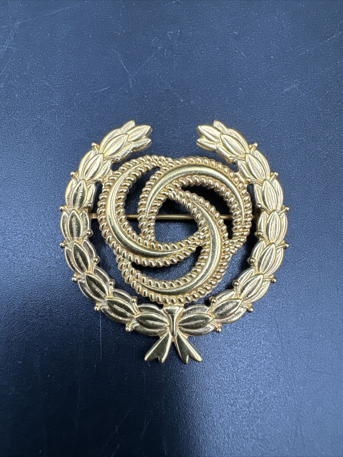 Vintage DAR Daughters American Revolution Brooch Gold Filled HCO Wreath Rare