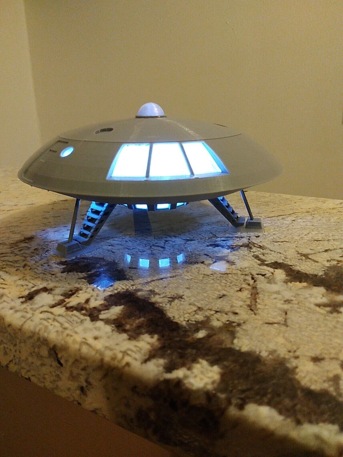 Jupiter 2  Lost in Space Flying Saucer  Space Ship With Lights. 6 Inch Diameter.
