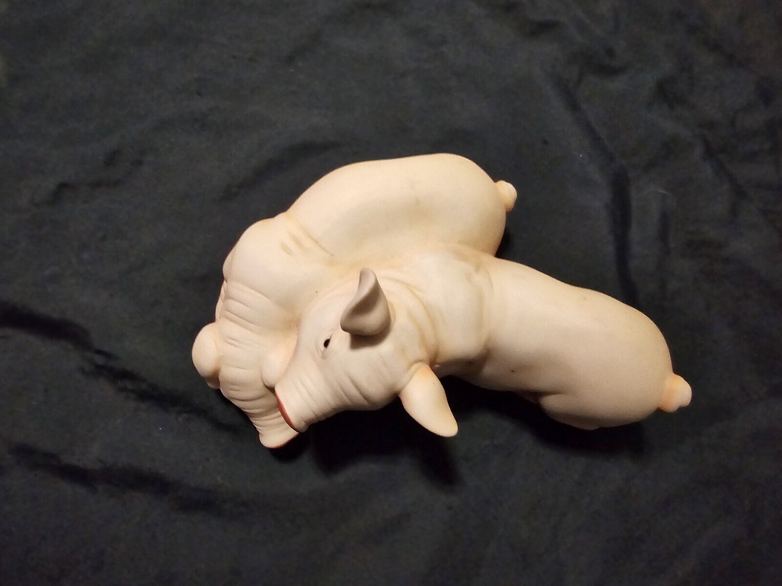 Porcelain Resting Sleeping PIGS piglets Figurine 8\