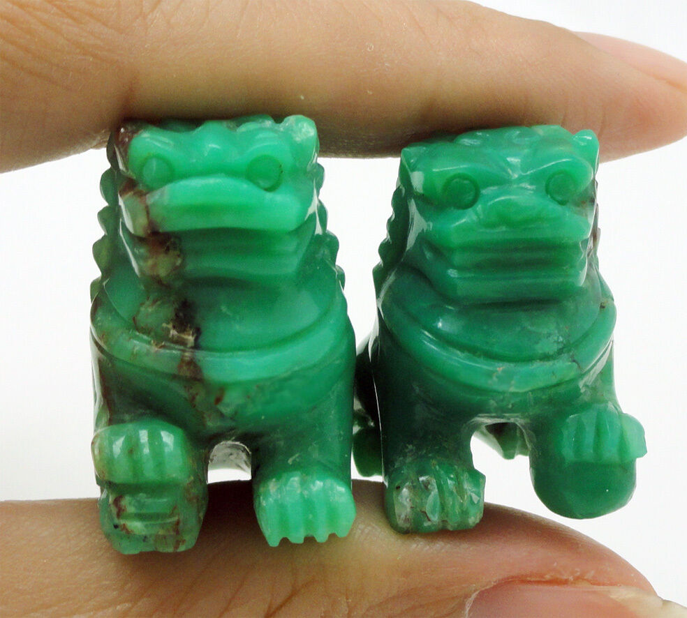 PAIR OF CHINESE LION FOO FU DOG CARVING STATUETTE: HAND-MADE NATURAL CHRYSOPRASE