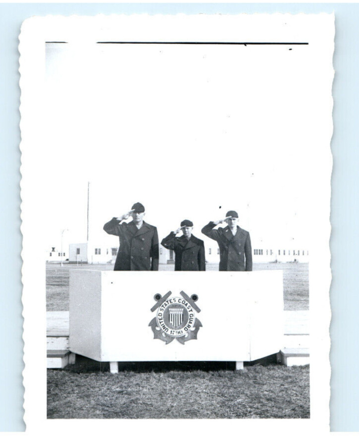 Vintage Photo 1956, 3 Soldiers Saluting, Cape May NJ, 4x3, Black White