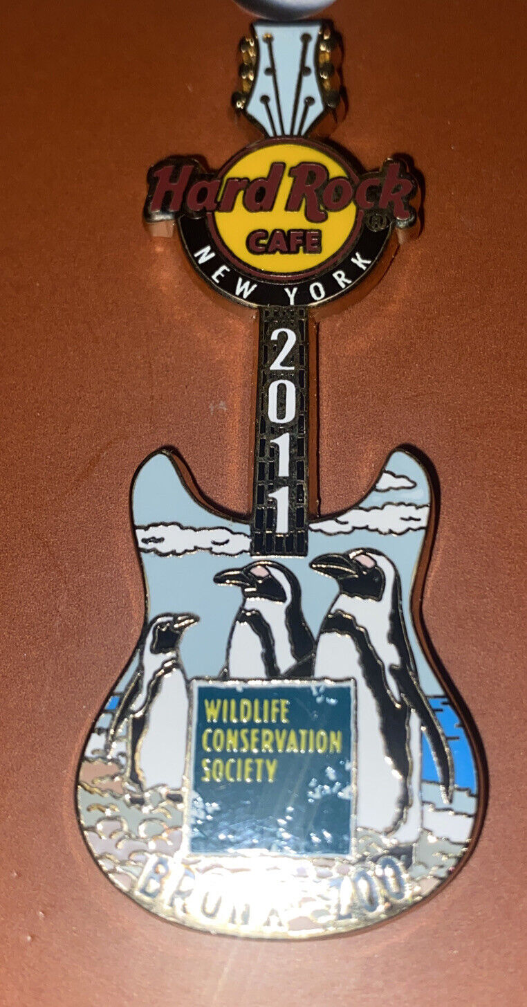 NEW YORK 2011 BRONX ZOO PENGUINS WILDLIFE CONSERVATION GUITAR Hard Rock Cafe PIN