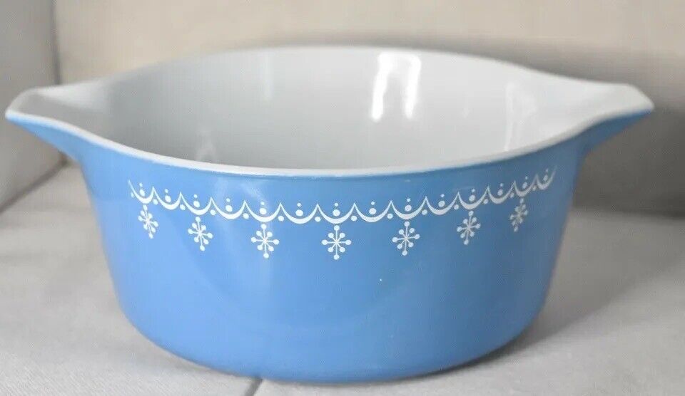Vintage Pyrex 475-B 2 1/2 QT Blue Casserole Dish Snowflake Garland 1965