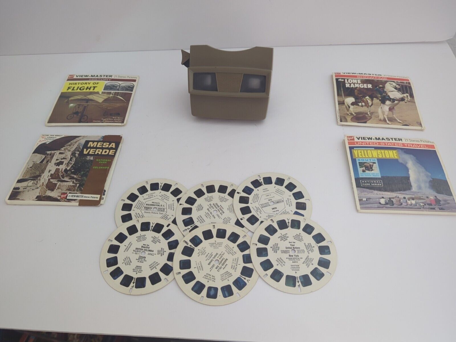 Vintage GAF Viewmaster Viewer View Master Tan Brown 1970s With Reels Yellowstone