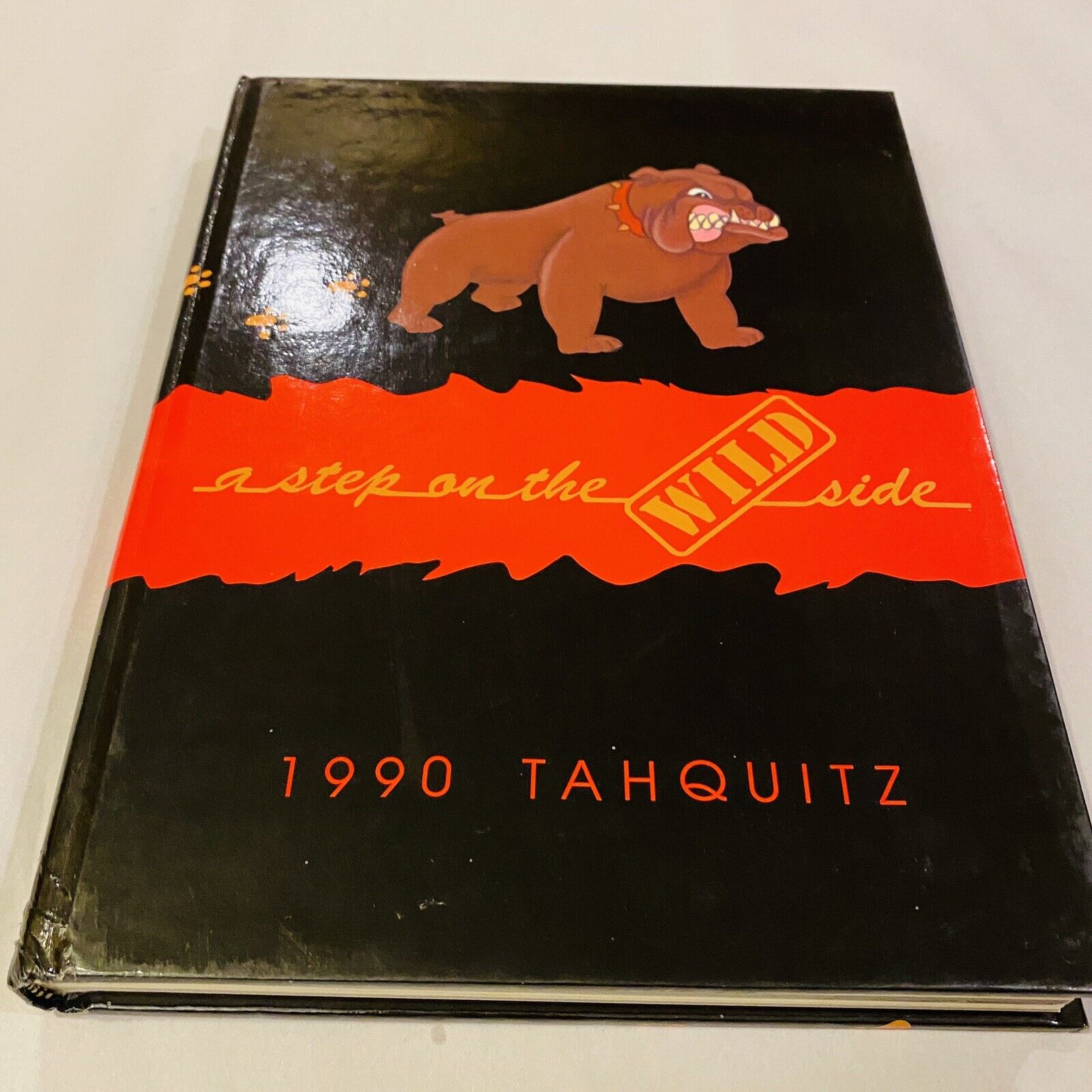 Vintage 1990 Tahquitz Hemet High School Yearbook  Hemet, California