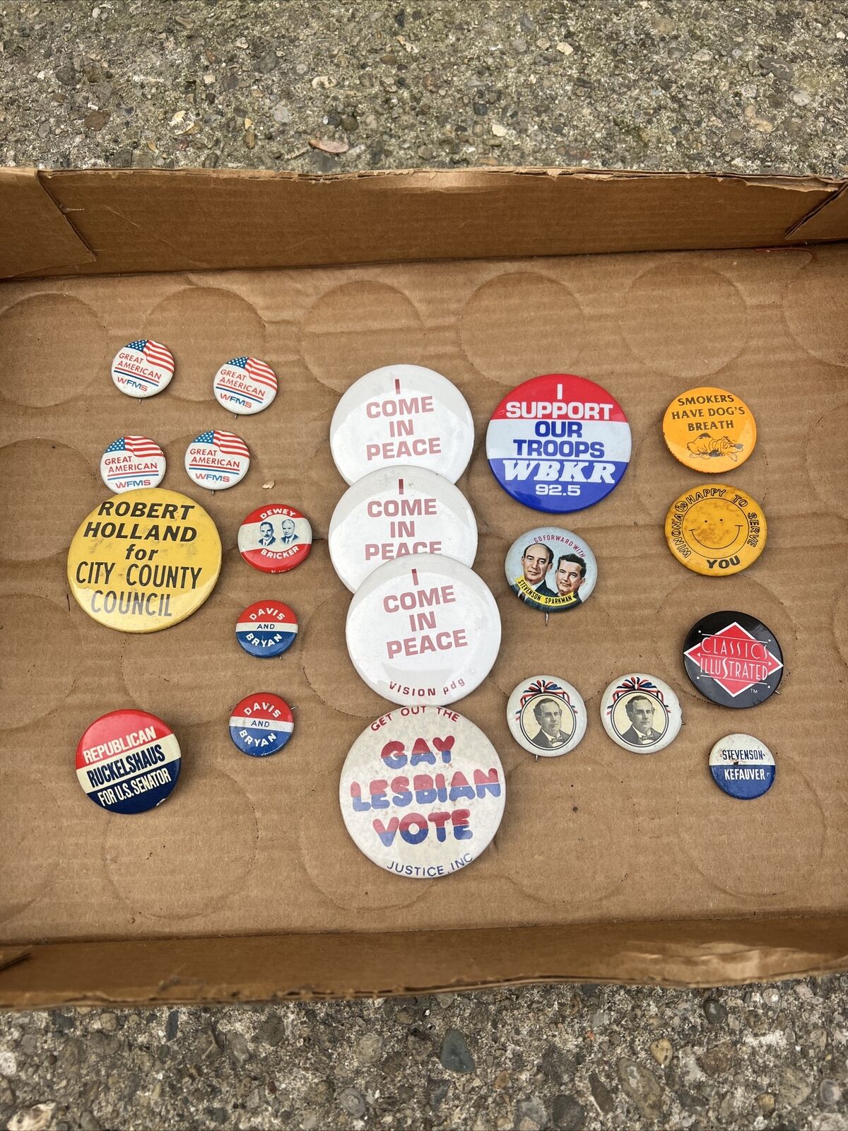 Lot Of 23 Political Campaign Button Pins Various Sizes And Parties Antique
