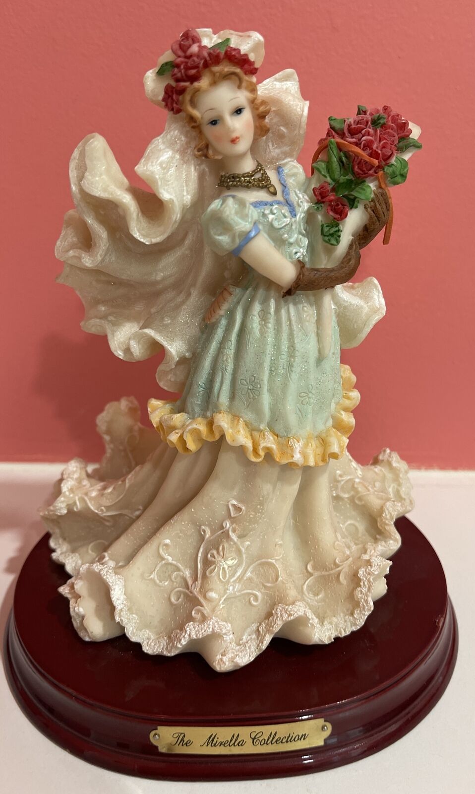 The Mirella Collection Ceramic Figurine Woman With Roses 🌺🌺🌺🌹🌹