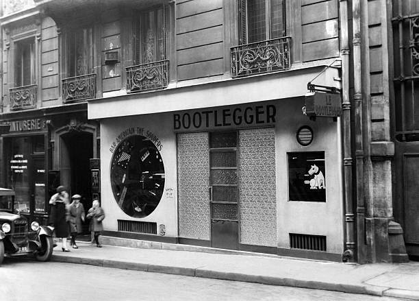 Night cabaret the Bootlegger in Paris, France in January 1930 Old Photo 1