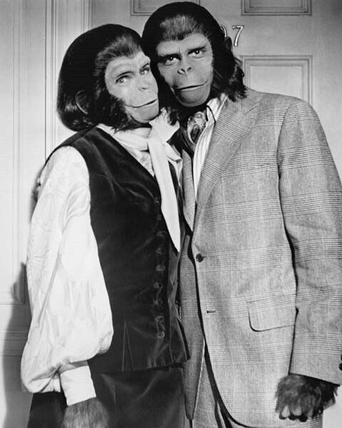 Escape From The Planet of The Apes Roddy McDowall Kim Hunter clothed 4x6 photo