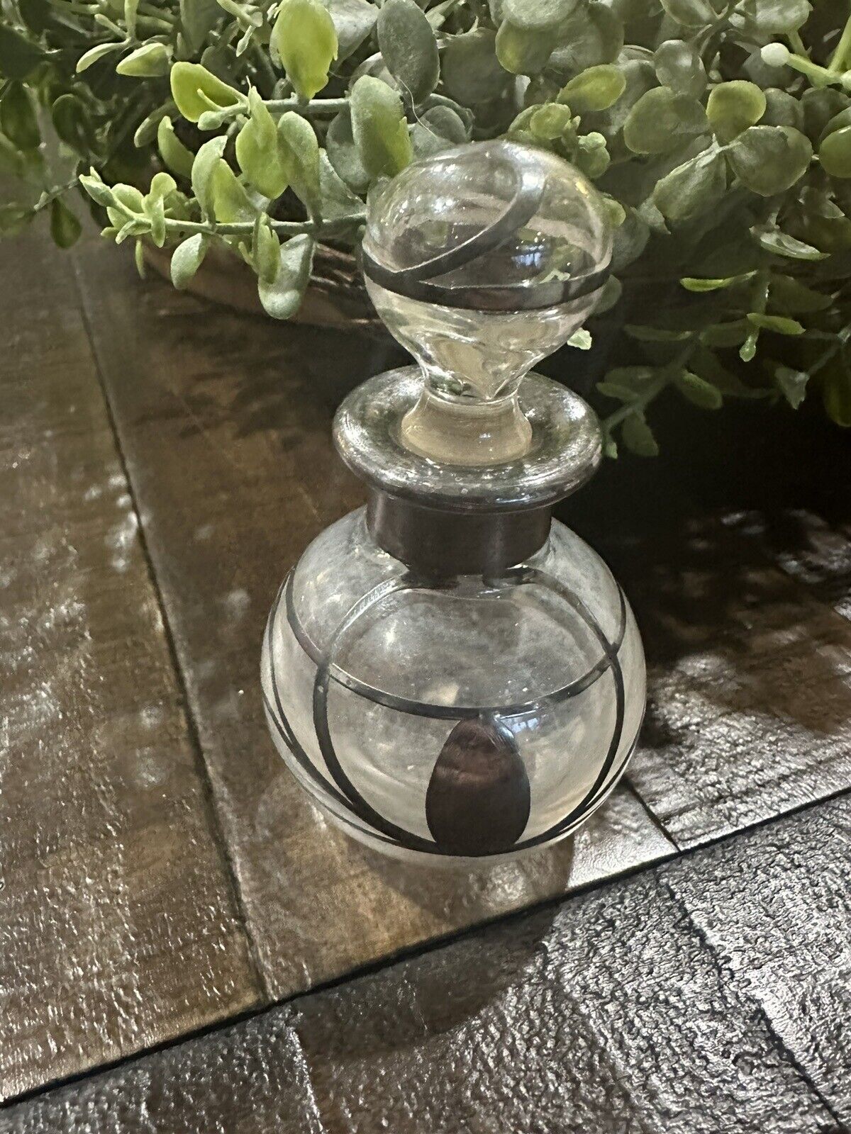 Vintage hand blown perfume bottle with stopper 3.5x2