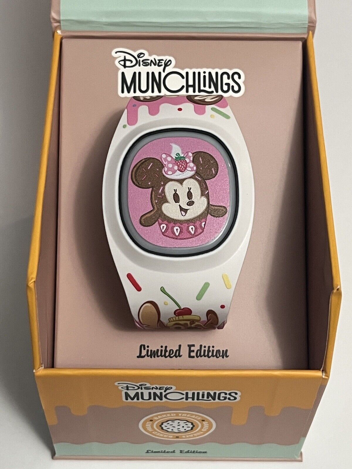 Disney Magic Band + Plus Munchlings Minnie Mouse Cupcake LE 5400 NEW UNLINKED