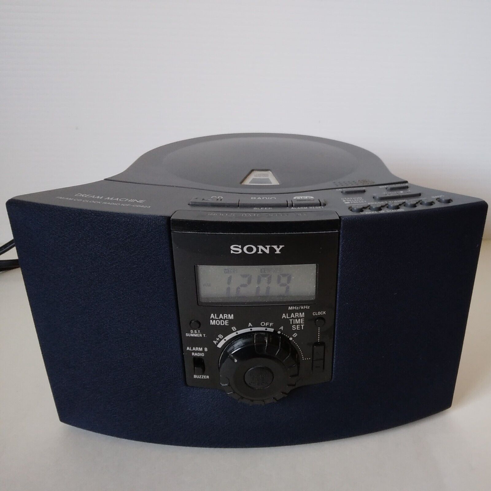 Sony Dream Machine ICF-CD823 CD Alarm Clock-AM/ FM-Corded-2000-Tested/Works 