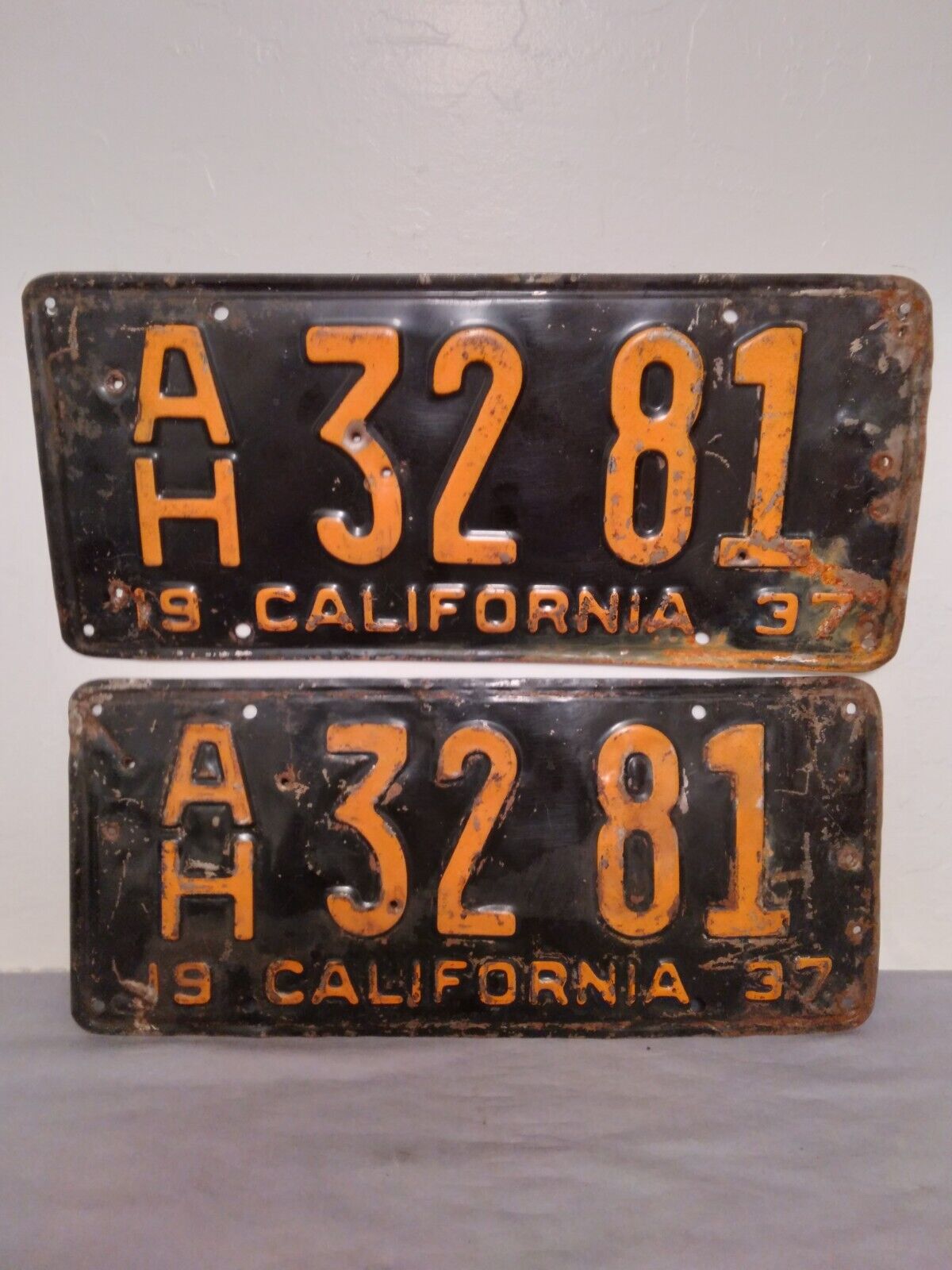 Vintage 1937 California Matching Pair Black And Yellow License Plates AH 32 81