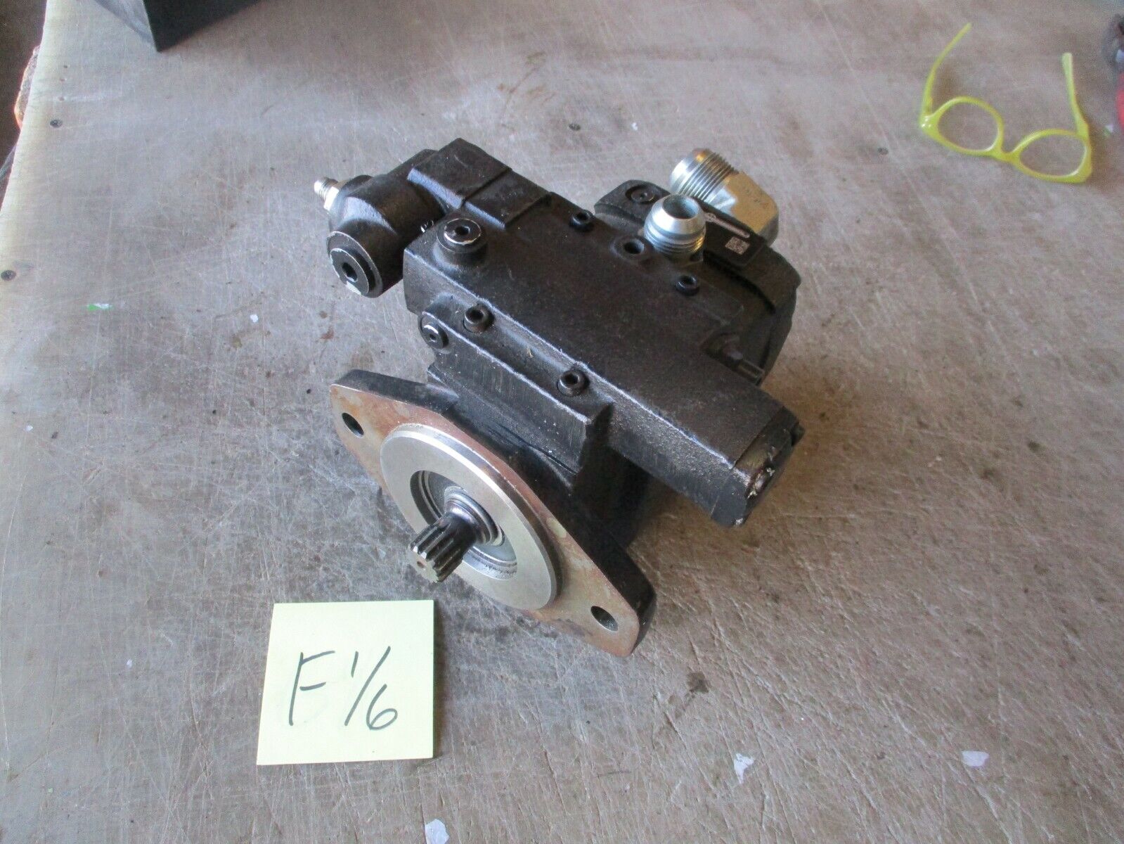 Used Oil Gear Hydraulic Pump, PN VANAIR 267585, 1EFH8-10019118 b