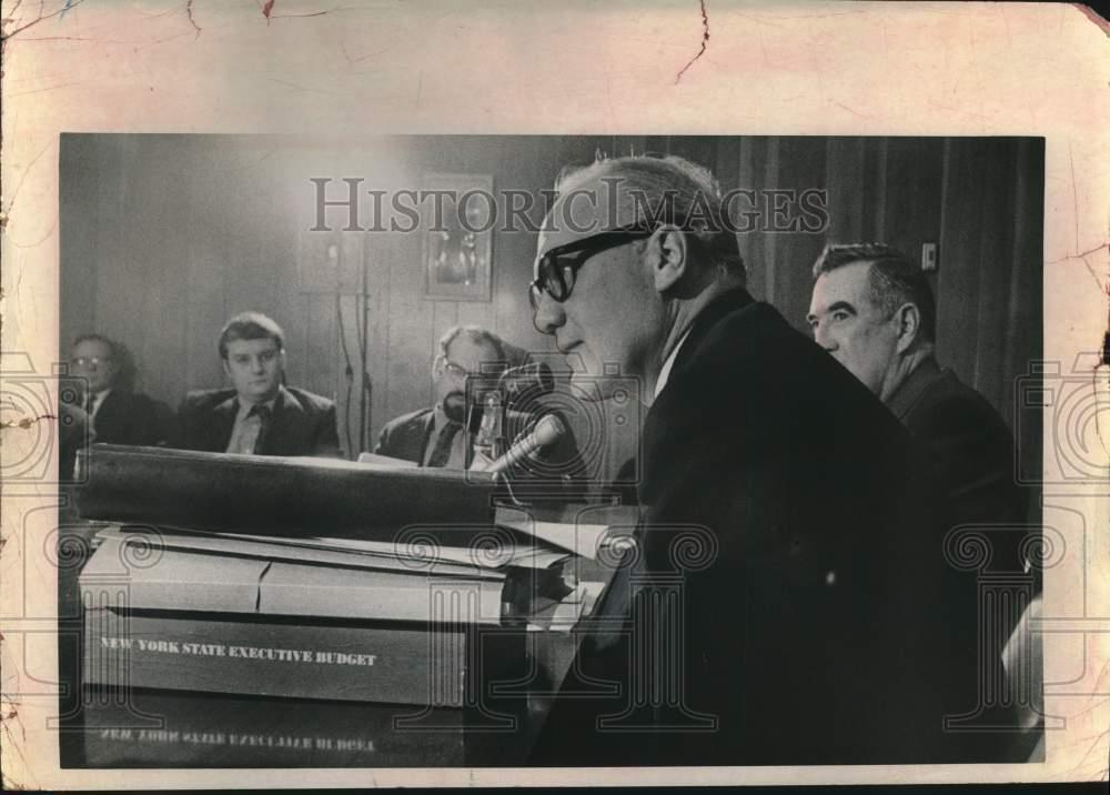 1970 Press Photo NY Commissioner of Education Ewald Nyquist speaks at hearing