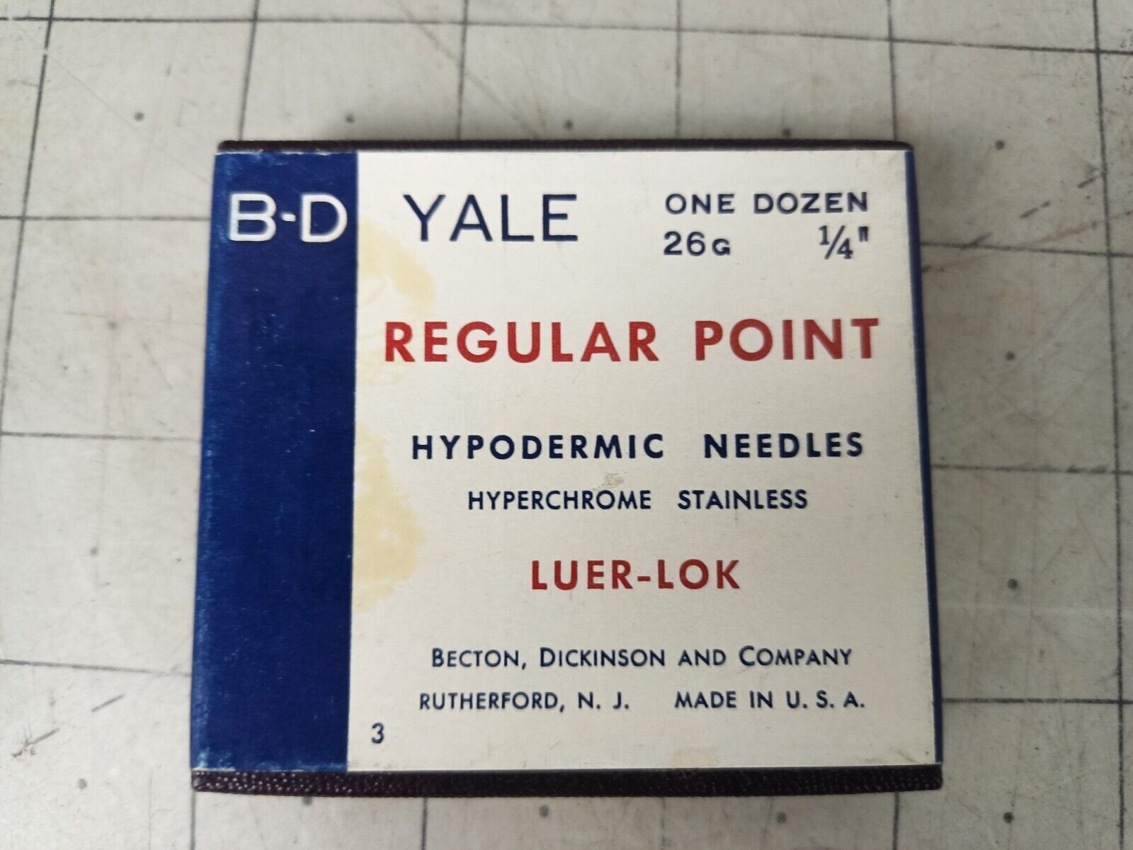 B-D YALE LUER-LOK ORIGINAL BOX OF 10 REGULAR POINT HYPODERMIC NEEDLES 26G 1/4”
