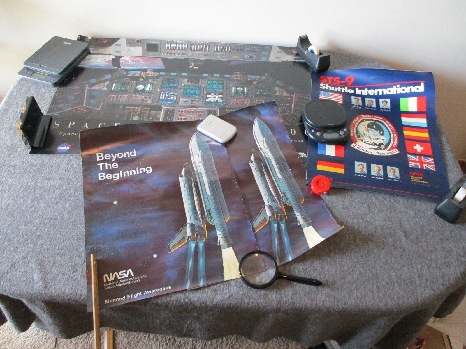 NASA SPACE SHUTTLE COCKPIT/MANNED FLIGHT BEYOND THE BEGINNING/STS9 POSTERS SET4