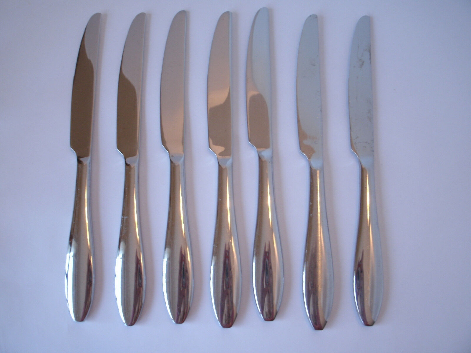 Oneida Comet Dinner Knives, 24/10, Set of 7