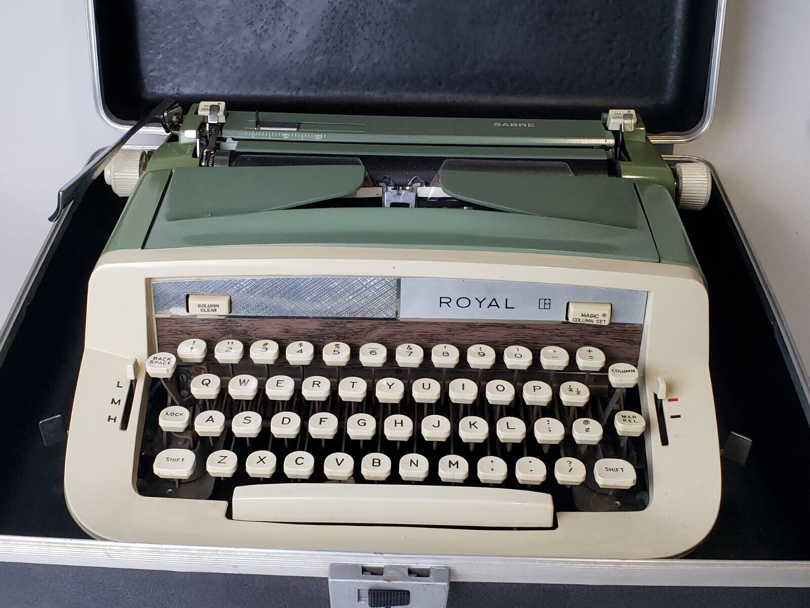 Royal Sabre Green Manual Typewriter 1970s w/ Original Carry Case