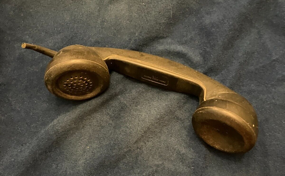 Western Electric model  F1W telephone handset